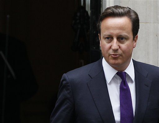 Cameron Weighs Social Media Ban to Quell Violence