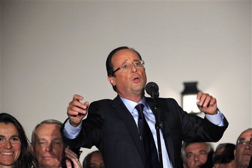 François Hollande to Run Against Sarkozy