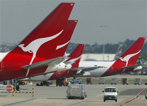 Qantas Grounds Entire Fleet in Labor Dispute