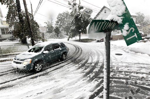 Ocsnowber: Northeast Snow Storm Kills 3, Knocks Out Power to 2.7M