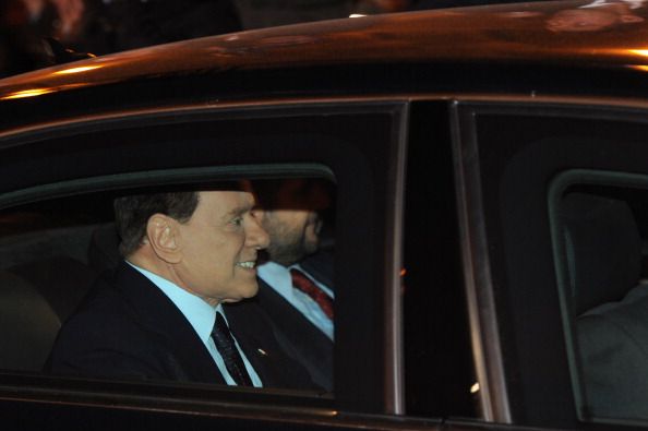 On Last Day, Berlusconi Packs a Few Precious Items