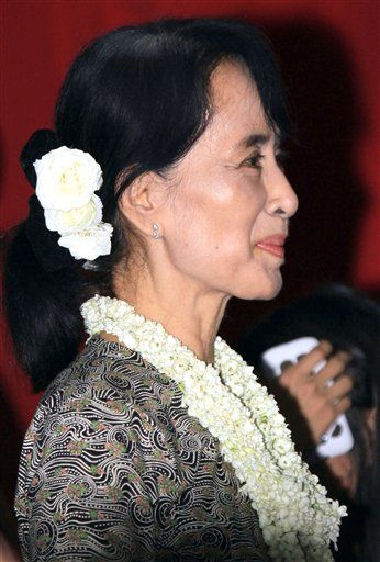 Aung San Suu Kyi Running for Parliament in Burma