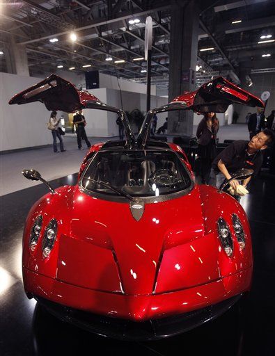 China's Superrich Swoon at Luxury Auto Show