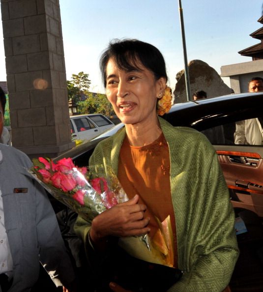 Suu Kyi's Party Registers to Run