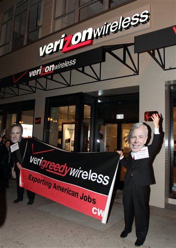 Customers Not Happy About $2 Verizon Bill Payment Fee
