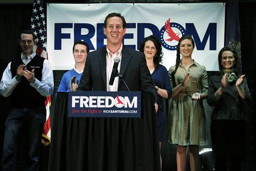 Santorum Rips Big Money 'Machine' in Ill. Defeat