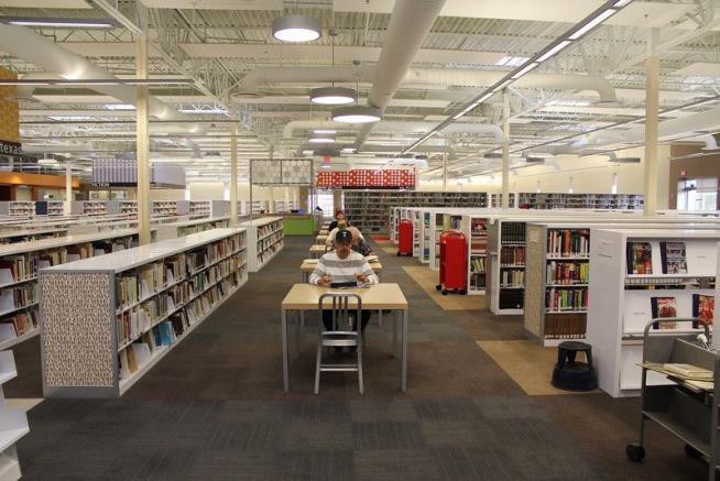 Out of Abandoned Texas Walmart, a Vast New Library