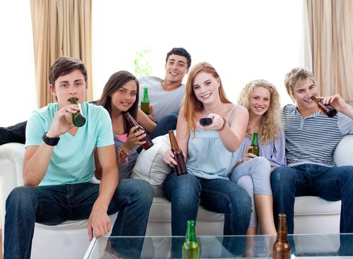 Binge-Drinking College Kids Are Happier