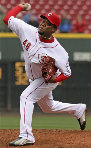 Cueto Fans 10 As Reds Top D'Backs 3-2