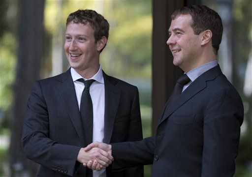 Zuckerberg Hangs With Medvedev in Moscow