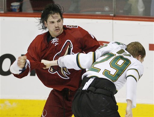 Stars Beat Coyotes at Home, Clinch at Least 5th Place