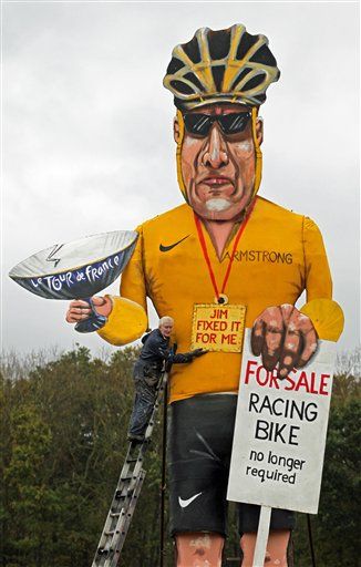 Lance Armstrong Will Be Burned in Effigy