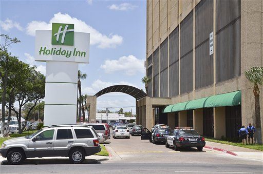 Chinese Citizens: We Were Jailed in a Holiday Inn