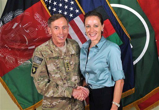 Did Petraeus Tell Staff to Hand Over Classified Info?