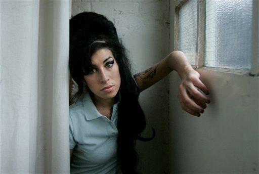 Winehouse Drank Herself to Death: 2nd Coroner