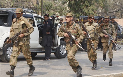 Militants Attack Pakistan Court Complex; 3 Dead