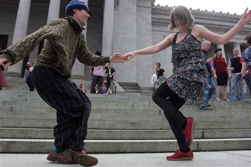 Dancers Groove to Protest Wash. State's Dance Tax