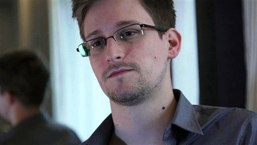 Navy Gunman, Snowden Checked Out by Same Firm