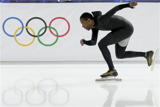 US Speedskaters Ask to Change Suits