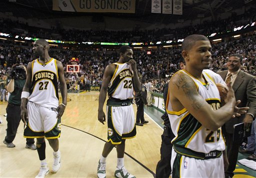 Schultz Sues to Keep Sonics in Seattle