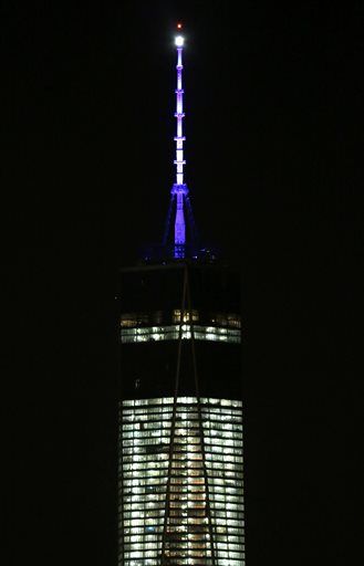 Teen Slips By Sleeping Guard, Climbs WTC Spire