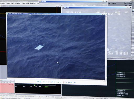 Ships Retrieve Objects in Missing Jet Search Area