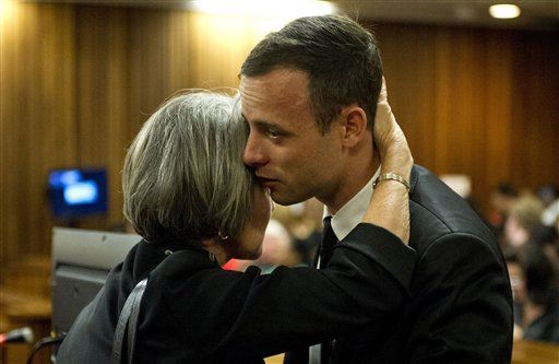 Pistorius Takes Stand After Vomiting Again