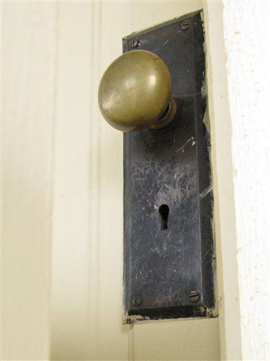 Germ-Ridden Doorknob Can Infect Building in Hours
