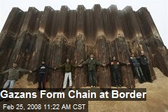Gazans Form Chain at Border