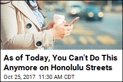 Honolulu Bans Looking at Phone While Crossing Street