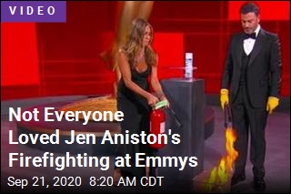 2020 Is a Dumpster Fire, and Jen Aniston Just Put It Out