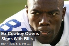Ex-Cowboy Owens Signs With Bills