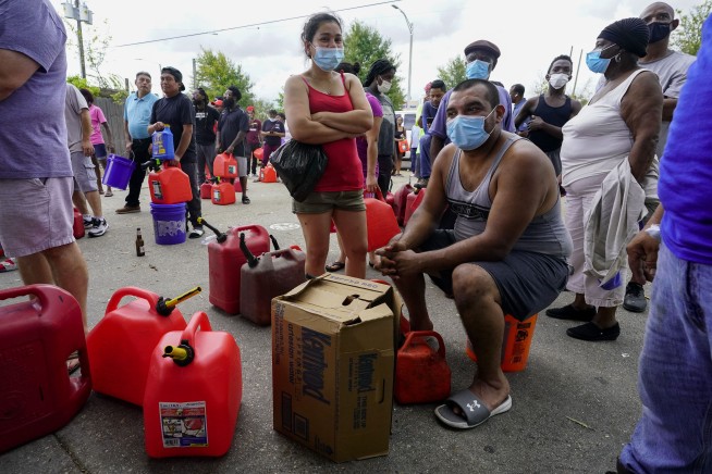 Ida's sweltering aftermath: No power, no water, no gasoline