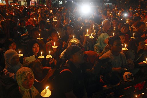 Weather hinders effort to recover AirAsia bodies