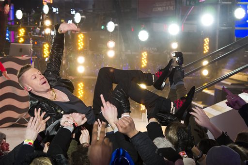 Celebrations in Dubai, London, Vegas usher in 2014