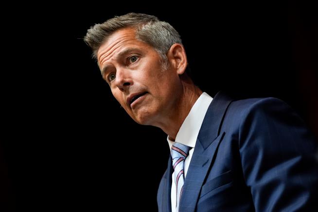 Air traffic controllers who duck unpaid work during the gov't shutdown could be fired, Duffy warns