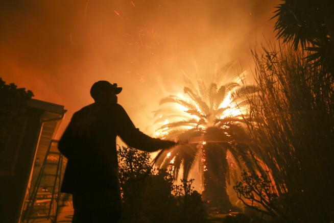 2 killed in Southern California fire that's doubled in size