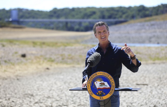 Governor asks Californians to voluntarily cut water use
