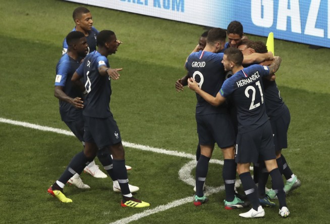 The Latest: France leads 2-1 at halftime in World Cup final