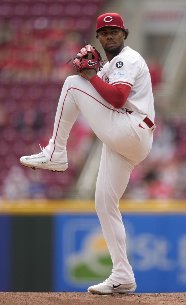 Great starting pitching stretches not enough for the White Sox and Reds early this season