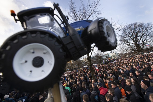 Anger simmers for Dutch farmers who oppose pollution cuts