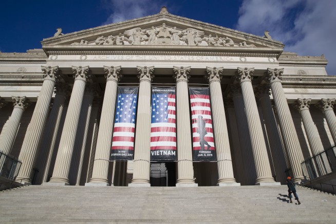 White House: Trump would accept less money for border wall