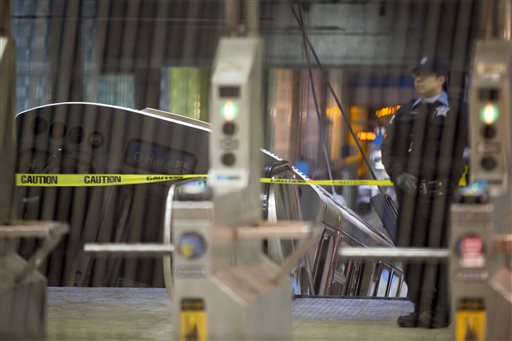 'Miracle' no deaths in Chicago airport train crash