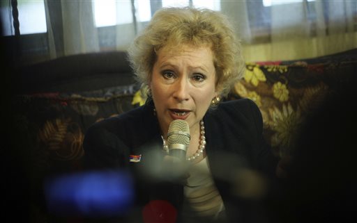 Crash victims' remains reach Ukraine-held city