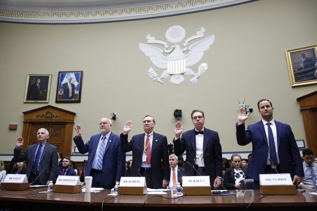 Congress, White House move swiftly on new virus efforts