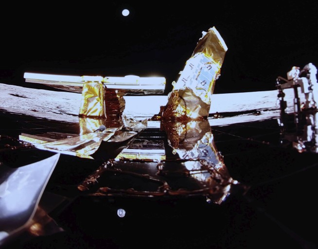 Private lunar lander Blue Ghost aces moon touchdown with a special delivery for NASA