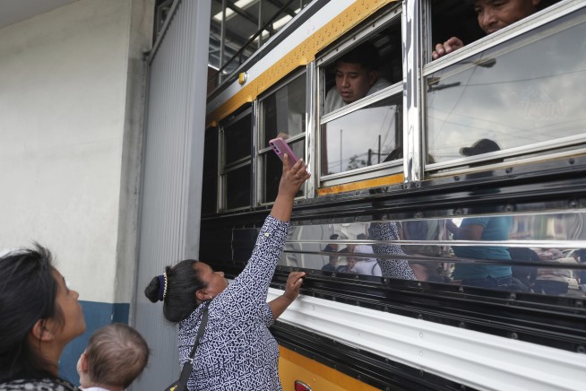 As Guatemalan kids sit in planes on tarmac, judge orders they stay in the US, for now