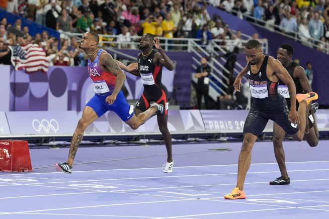 Quincy Hall gets a gold in the Olympic 400 meters with yet another US comeback on the Paris track