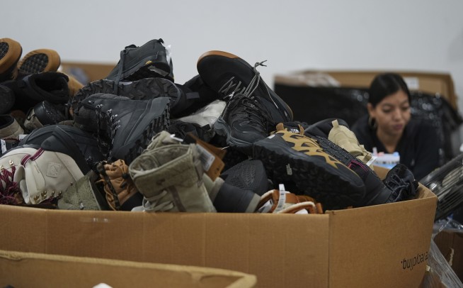 Sellers of secondhand clothes prepare for tariffs to give their businesses a boost