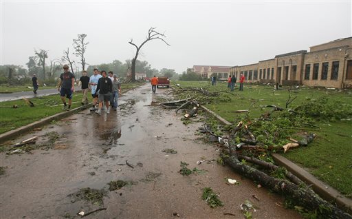 5 killed, homes destroyed as tornadoes hit Texas, Arkansas